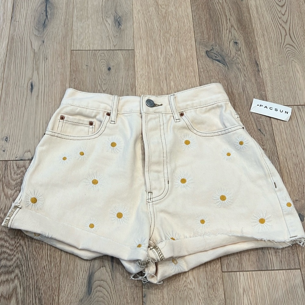 PacSun sunflower Jean shorts never worn - Picture 2 of 6